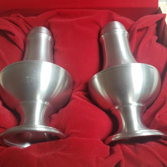 NIB Vintage Royal Selangor Pewter Salt and Pepper Shakers Original Wooden Box - Picture 11 of 12